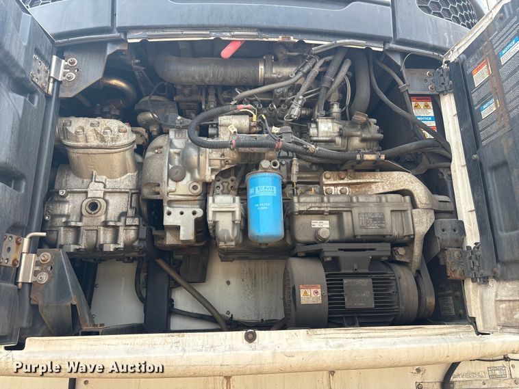 image for item YA4442 2015 Utility VS2RA refrigerated van trailer