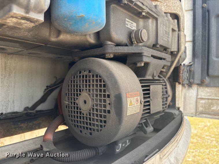 image for item YA4442 2015 Utility VS2RA refrigerated van trailer