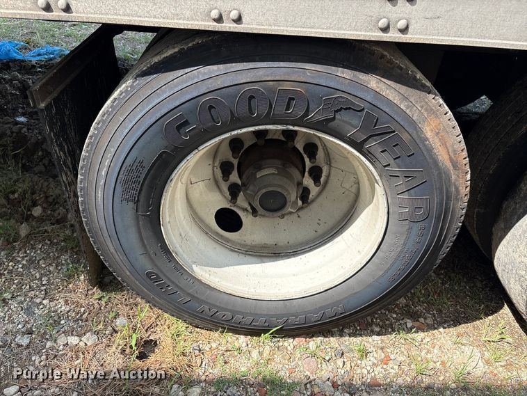 image for item YA4442 2015 Utility VS2RA refrigerated van trailer