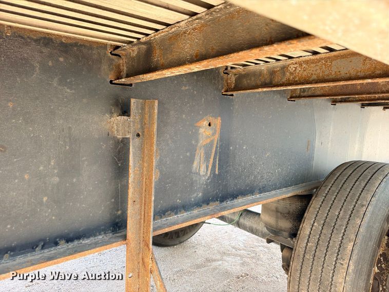 image for item YA4461 2015 Utility FS2CHA flatbed trailer
