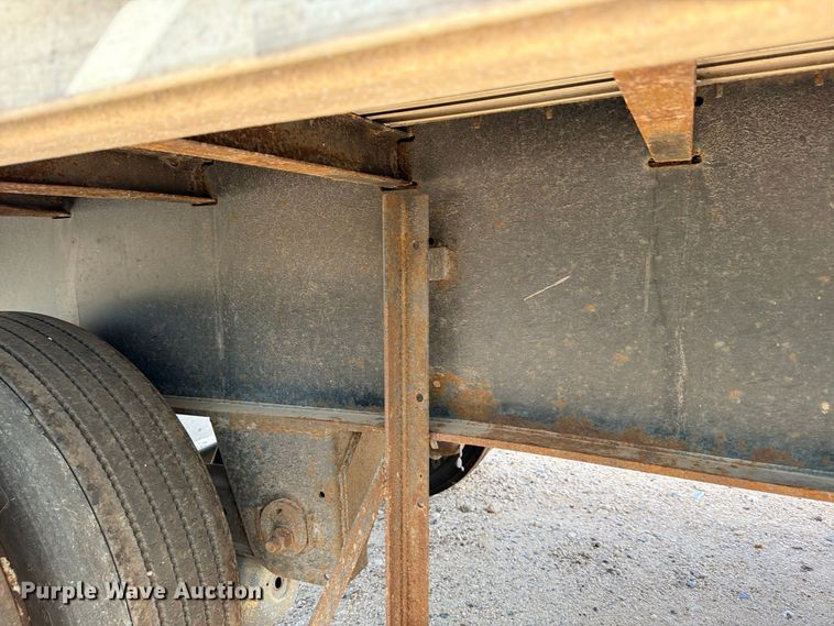 image for item YA4461 2015 Utility FS2CHA flatbed trailer