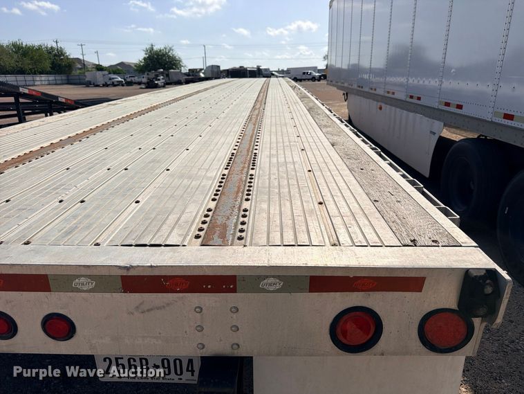 image for item YA4461 2015 Utility FS2CHA flatbed trailer