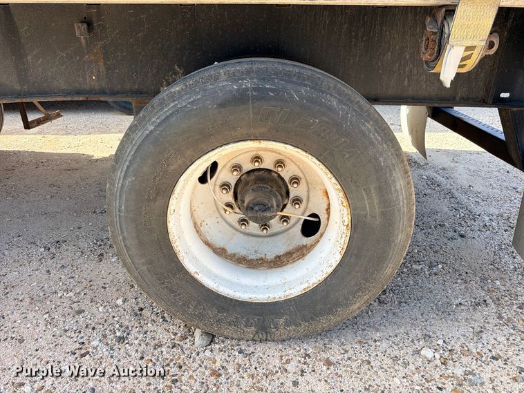 image for item YA4461 2015 Utility FS2CHA flatbed trailer