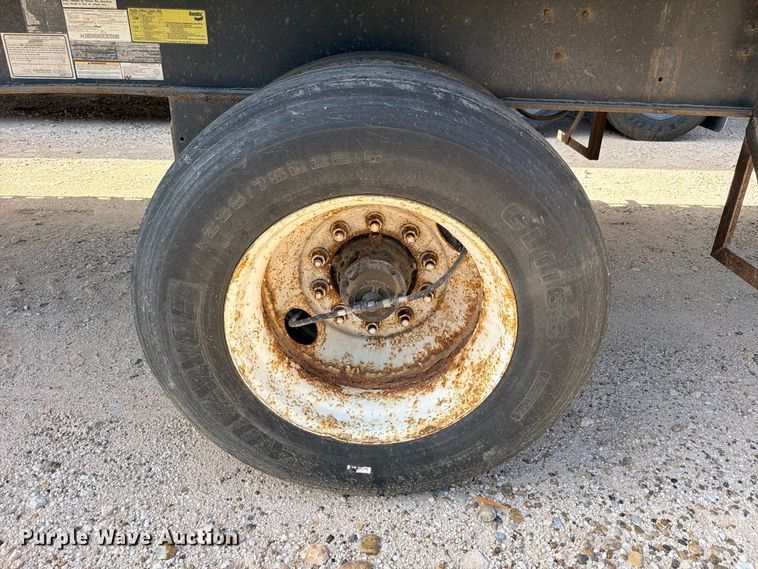 image for item YA4461 2015 Utility FS2CHA flatbed trailer