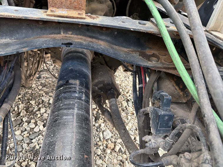 image for item YA4747 2017 Mack CXU613 semi truck