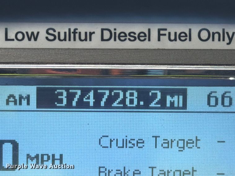 image for item YA4747 2017 Mack CXU613 semi truck