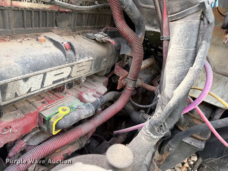 image for item YA4747 2017 Mack CXU613 semi truck