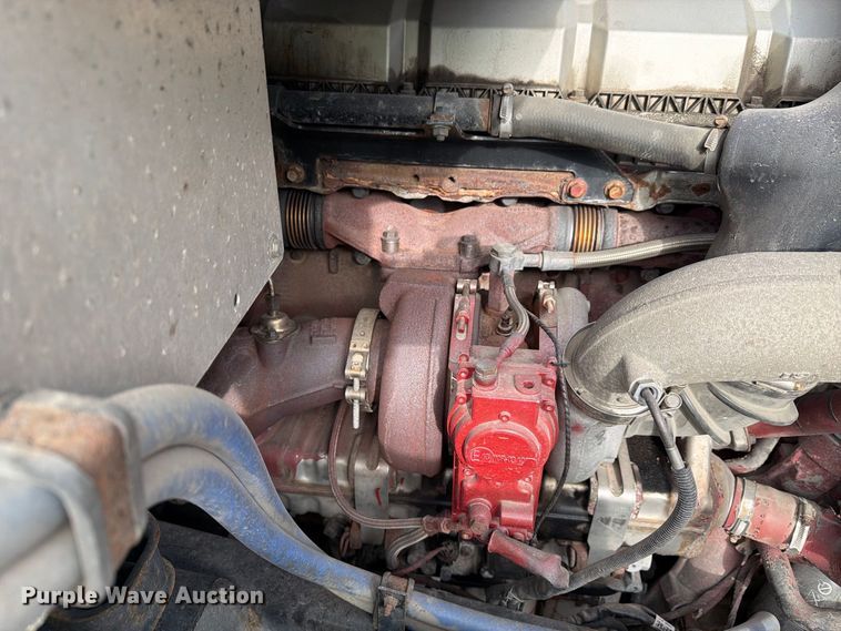 image for item YA4747 2017 Mack CXU613 semi truck