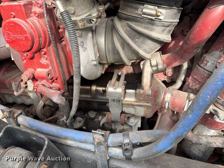 image for item YA4747 2017 Mack CXU613 semi truck