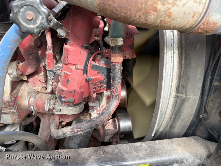 image for item YA4747 2017 Mack CXU613 semi truck