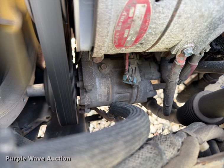 image for item YA4747 2017 Mack CXU613 semi truck
