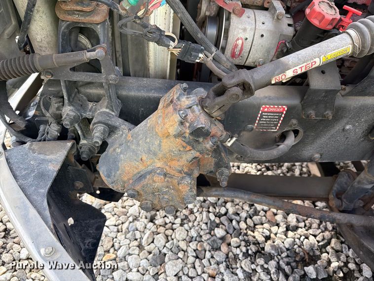 image for item YA4747 2017 Mack CXU613 semi truck