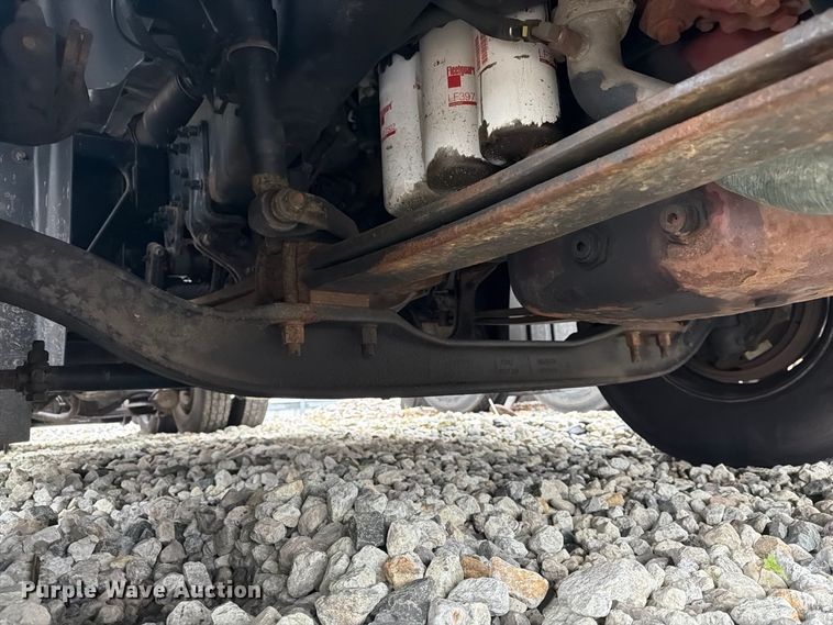 image for item YA4747 2017 Mack CXU613 semi truck