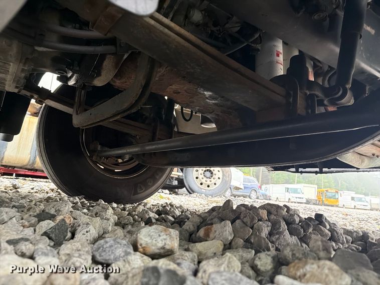 image for item YA4747 2017 Mack CXU613 semi truck