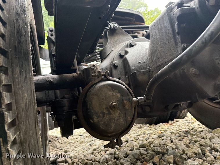 image for item YA4747 2017 Mack CXU613 semi truck