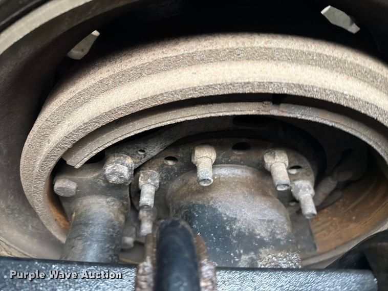 image for item YA4747 2017 Mack CXU613 semi truck