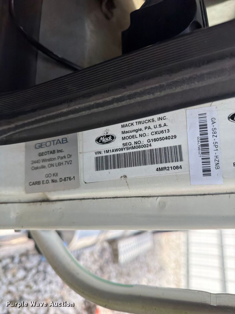 image for item YA4747 2017 Mack CXU613 semi truck