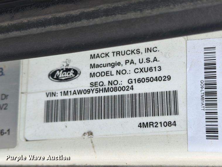 image for item YA4747 2017 Mack CXU613 semi truck