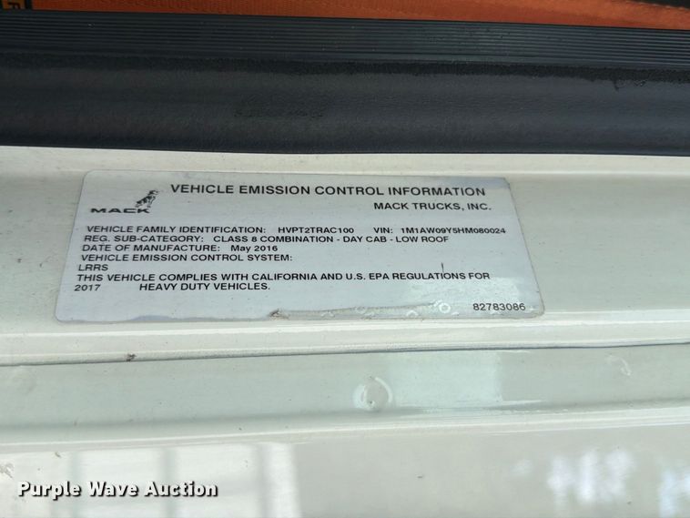 image for item YA4747 2017 Mack CXU613 semi truck