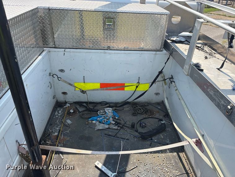 image for item YA4818 2015 Ford F450 Super Duty bucket truck