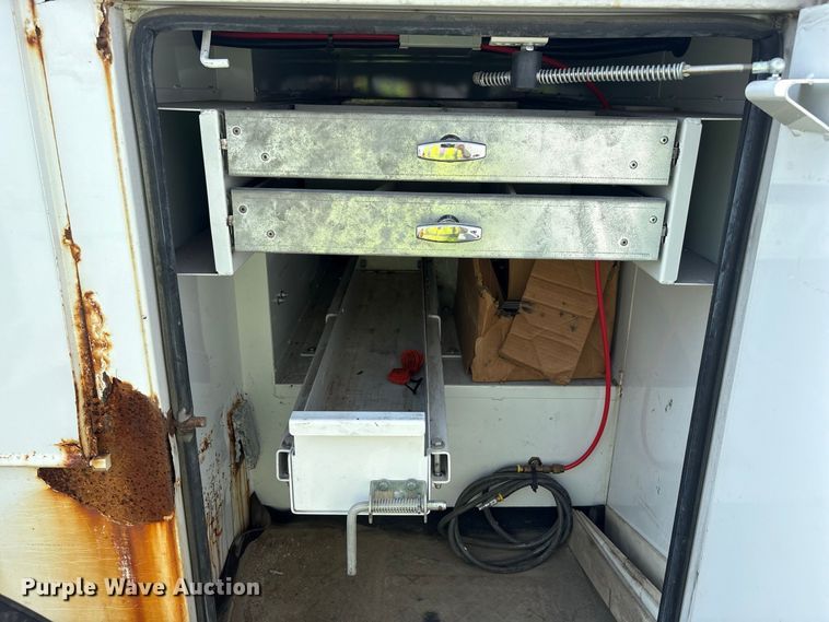 image for item YA4818 2015 Ford F450 Super Duty bucket truck