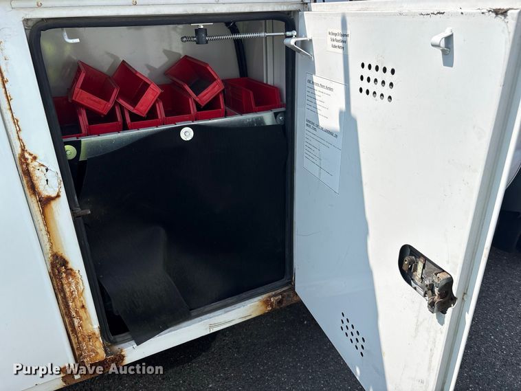 image for item YA4818 2015 Ford F450 Super Duty bucket truck