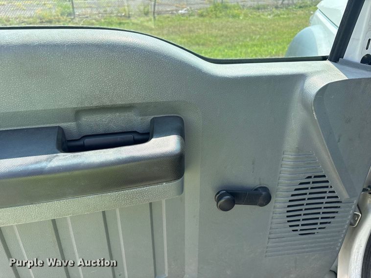 image for item YA4818 2015 Ford F450 Super Duty bucket truck
