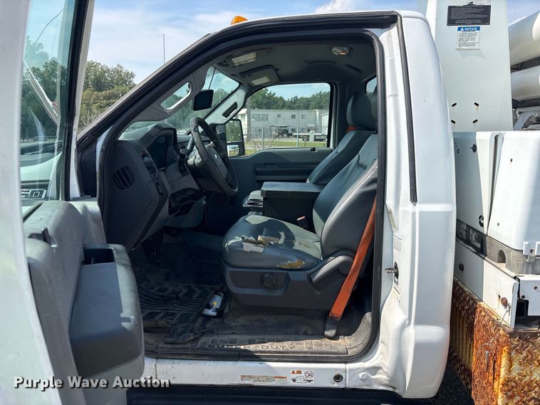 image for item YA4818 2015 Ford F450 Super Duty bucket truck