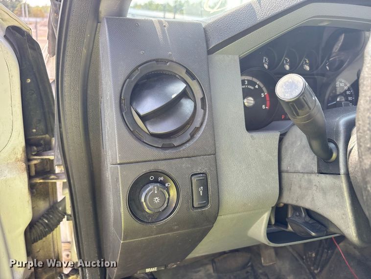 image for item YA4818 2015 Ford F450 Super Duty bucket truck