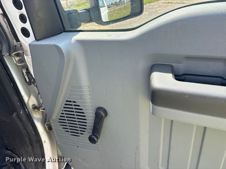 image for item YA4818 2015 Ford F450 Super Duty bucket truck