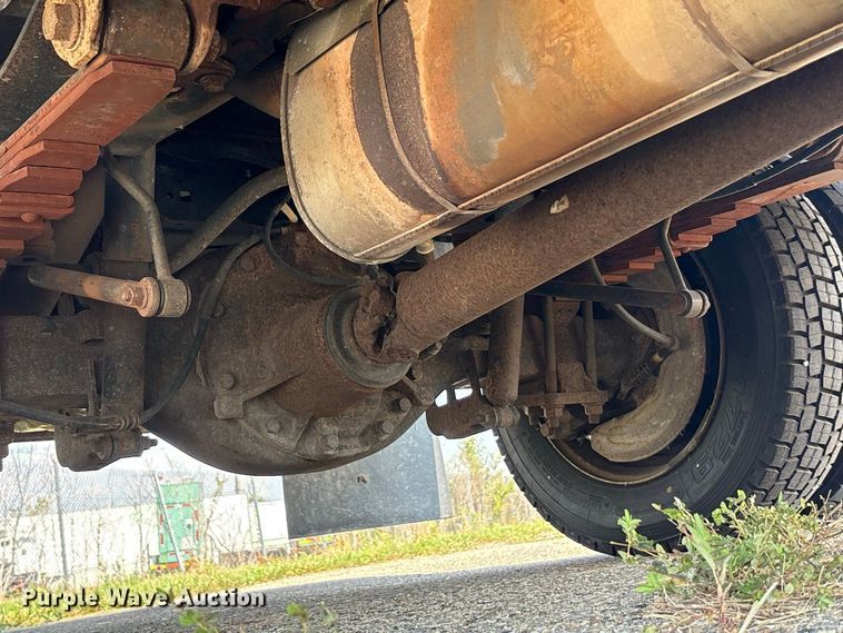 image for item YA4818 2015 Ford F450 Super Duty bucket truck