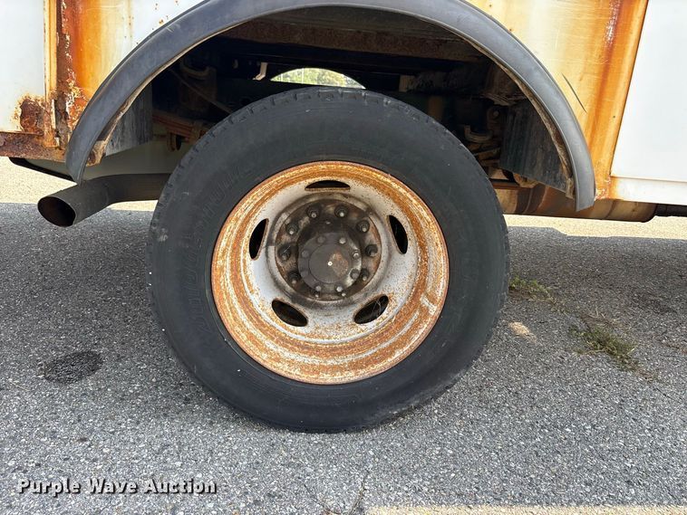 image for item YA4818 2015 Ford F450 Super Duty bucket truck