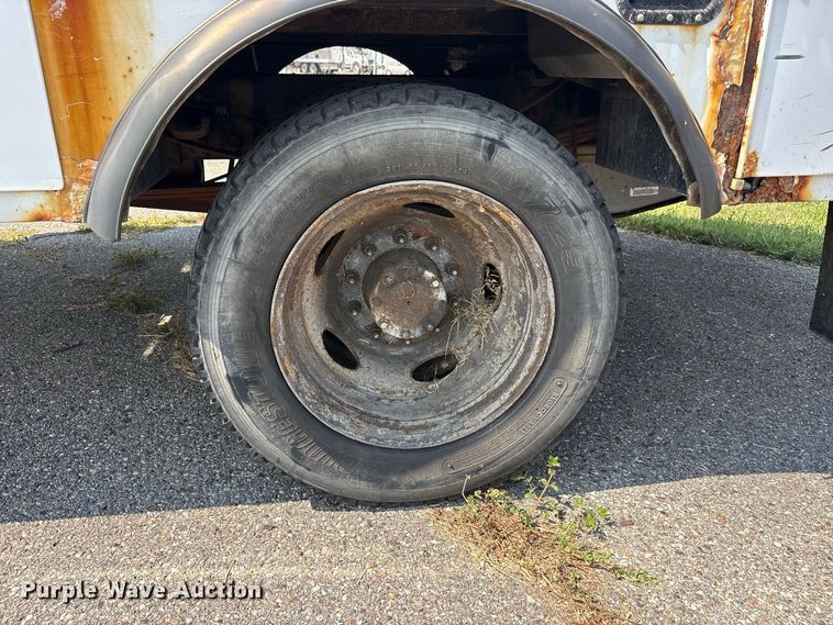 image for item YA4818 2015 Ford F450 Super Duty bucket truck