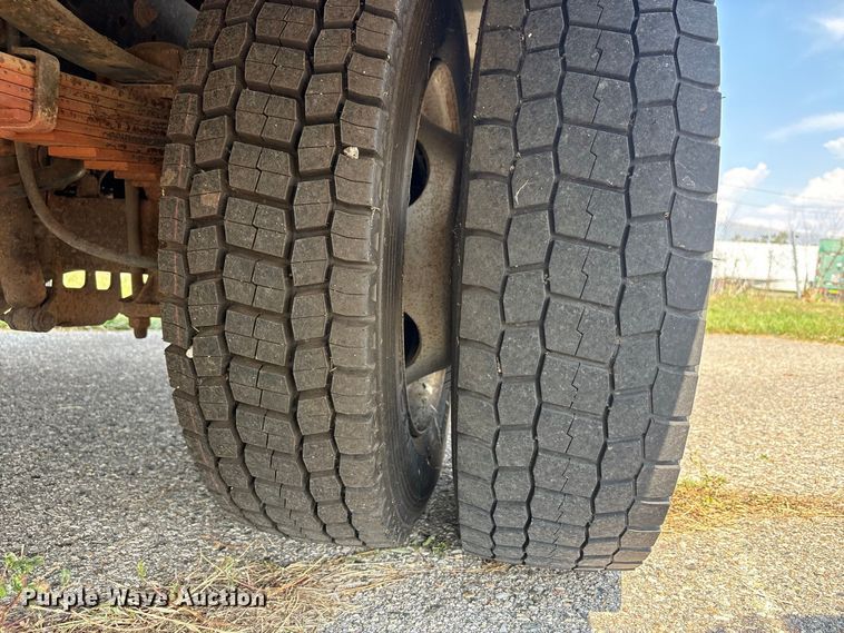 image for item YA4818 2015 Ford F450 Super Duty bucket truck