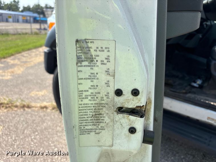 image for item YA4818 2015 Ford F450 Super Duty bucket truck