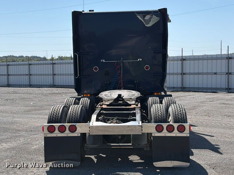 image for item YA4889 1997 Peterbilt 377 semi truck