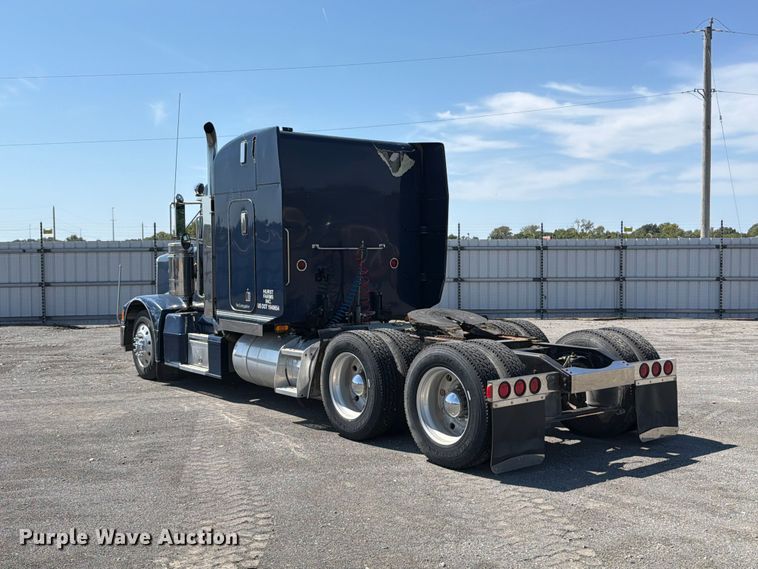 image for item YA4889 1997 Peterbilt 377 semi truck
