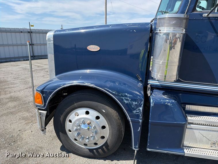 image for item YA4889 1997 Peterbilt 377 semi truck