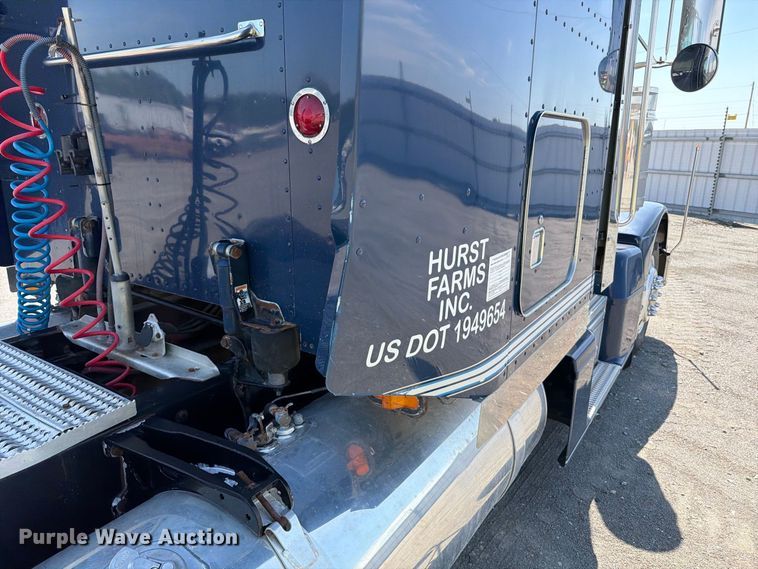 image for item YA4889 1997 Peterbilt 377 semi truck