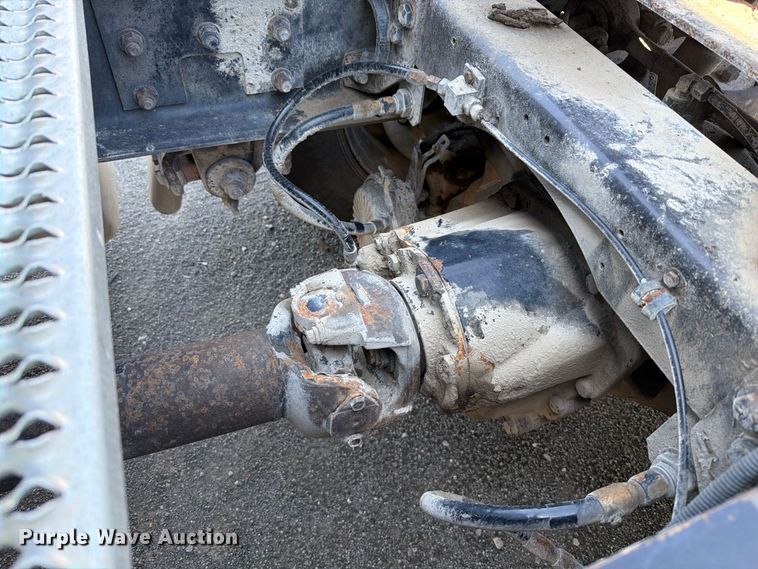 image for item YA4889 1997 Peterbilt 377 semi truck