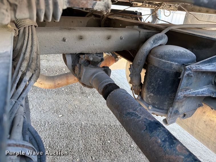 image for item YA4889 1997 Peterbilt 377 semi truck