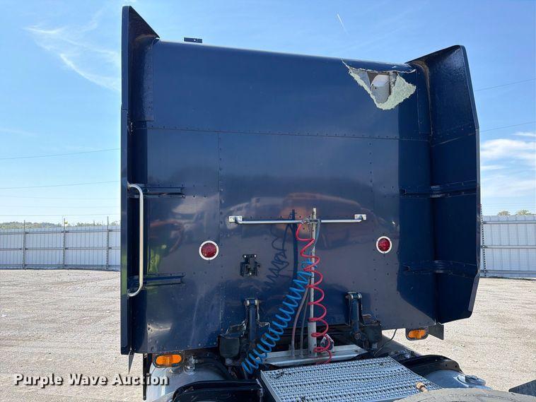 image for item YA4889 1997 Peterbilt 377 semi truck