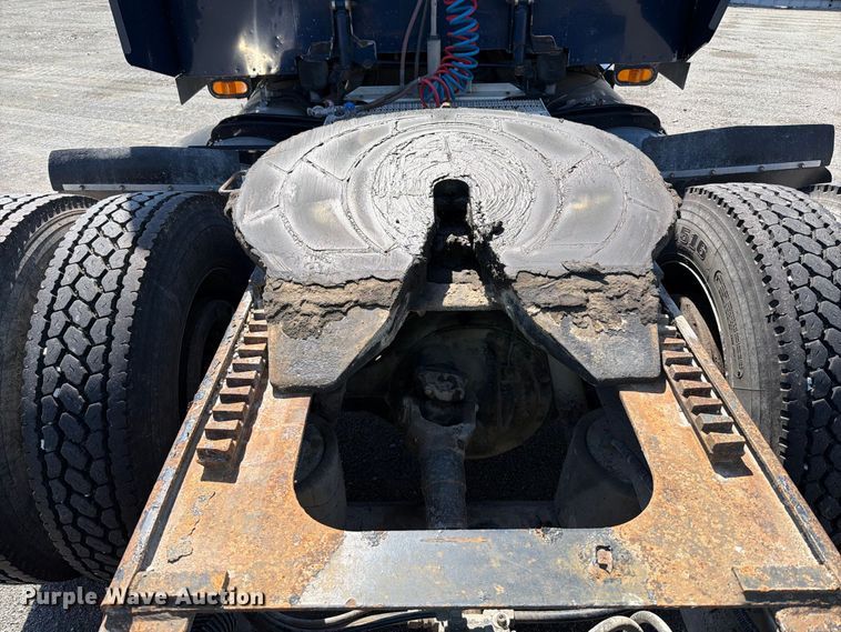image for item YA4889 1997 Peterbilt 377 semi truck