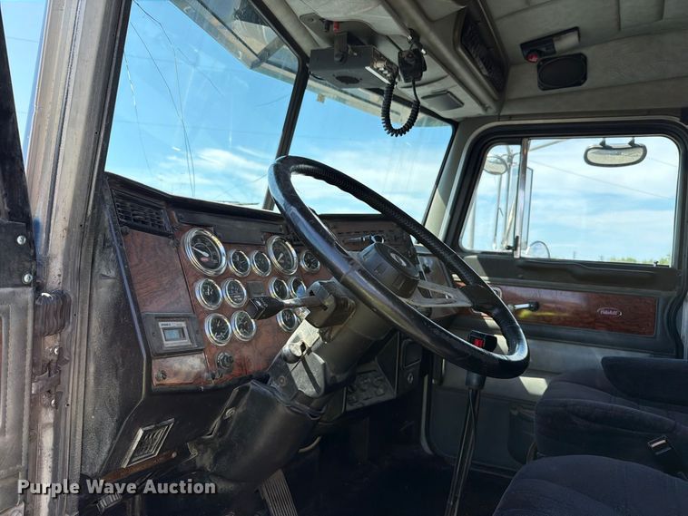 image for item YA4889 1997 Peterbilt 377 semi truck