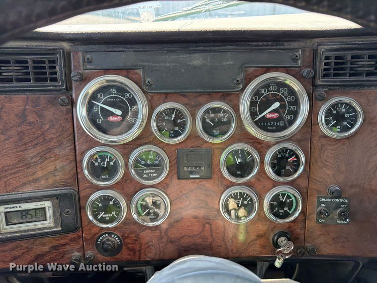 image for item YA4889 1997 Peterbilt 377 semi truck