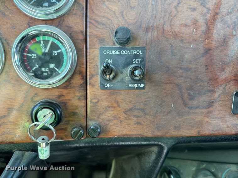 image for item YA4889 1997 Peterbilt 377 semi truck