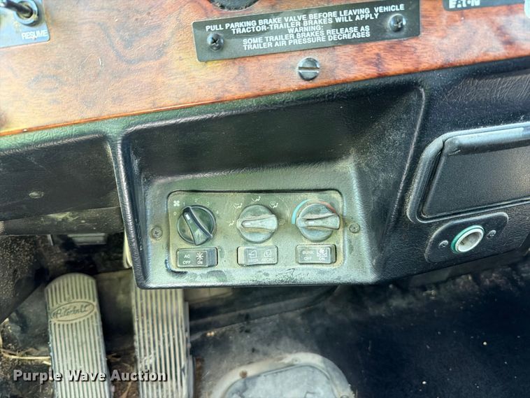 image for item YA4889 1997 Peterbilt 377 semi truck