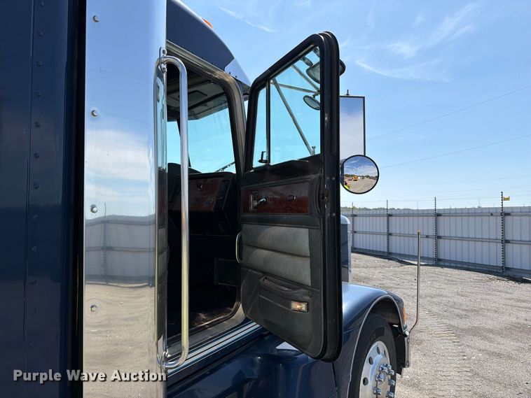image for item YA4889 1997 Peterbilt 377 semi truck