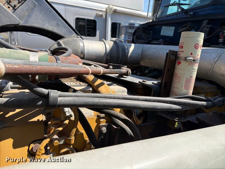 image for item YA4889 1997 Peterbilt 377 semi truck