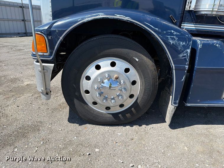 image for item YA4889 1997 Peterbilt 377 semi truck